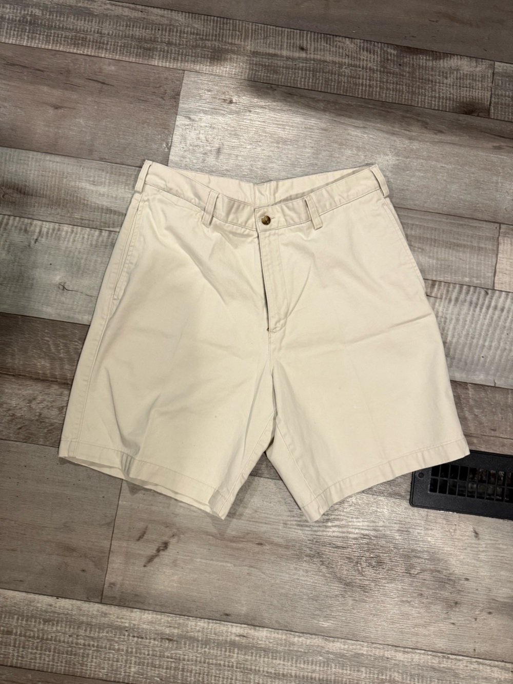 Dockers Men's Cream Flat Front Chino Shorts